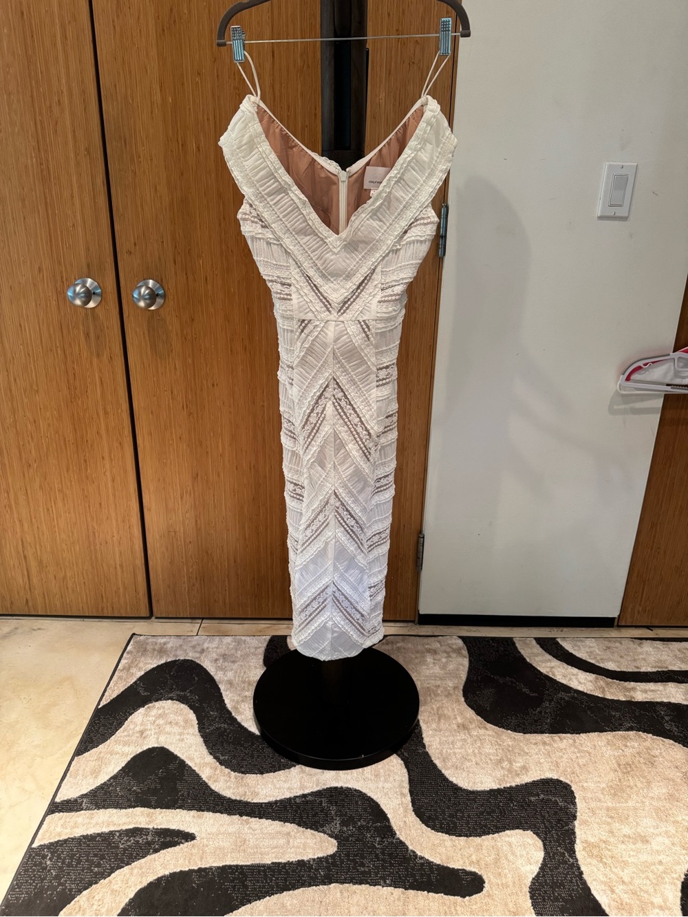 Cinq à Sept White Lace Chevron Midi Dress Nude Lining Size 4